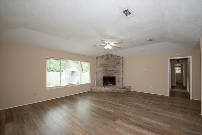 Photo - 16774 Glen Eagle Dr N