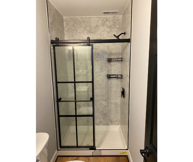 Photo - 2501 Linden Ave Unidad 2D AVAILABLE $600 2D