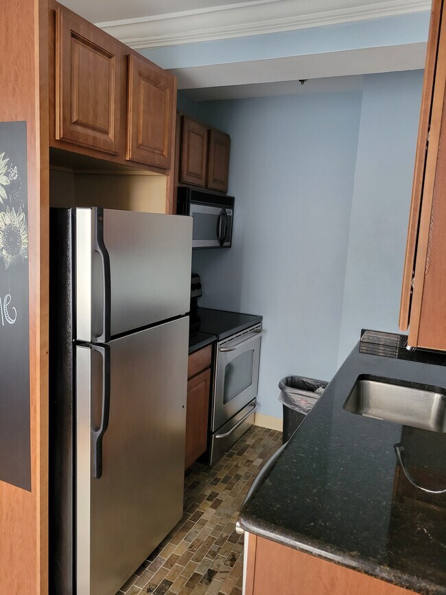 Photo - 15 E Kirby St Unit 523