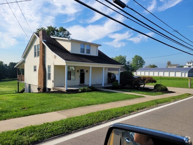 Building Photo - 401 E High St Rental