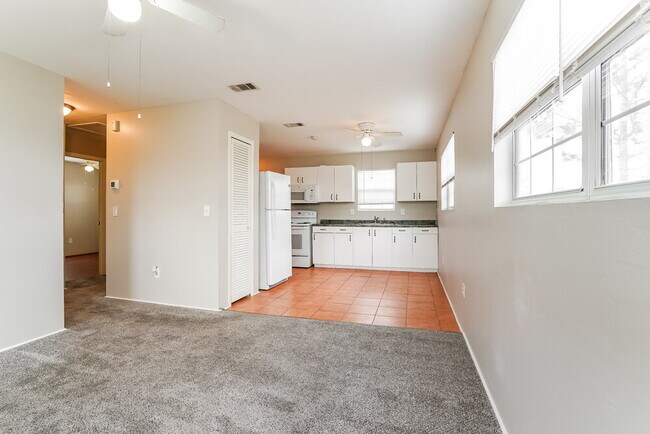 Photo - 5407 3rd St W