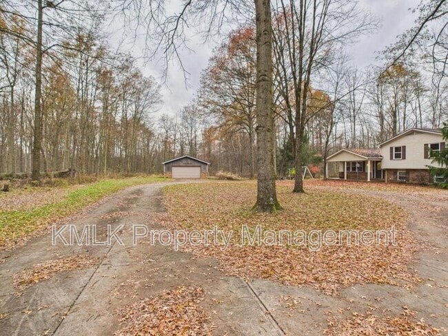 Photo - 874 Pleasant St