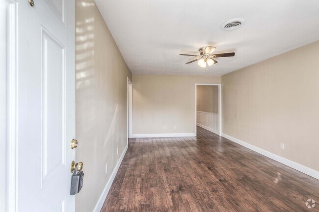 Building Photo - 102 W Atlanta St Rental
