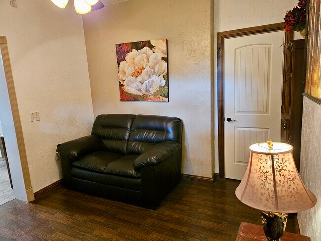 Photo - 115 Taft Ave Unit 1