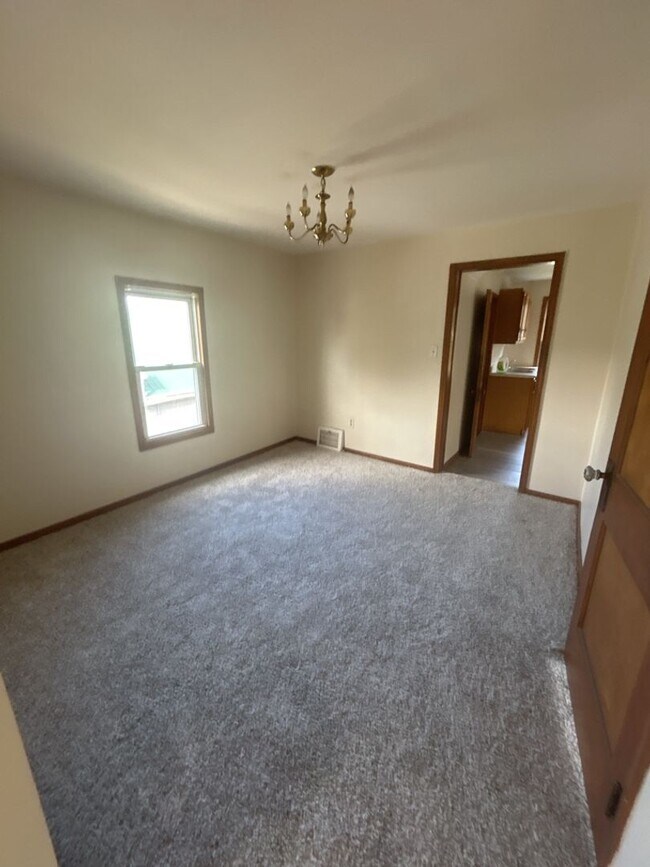 Photo - 7207 Deveny Ave Unidad UP