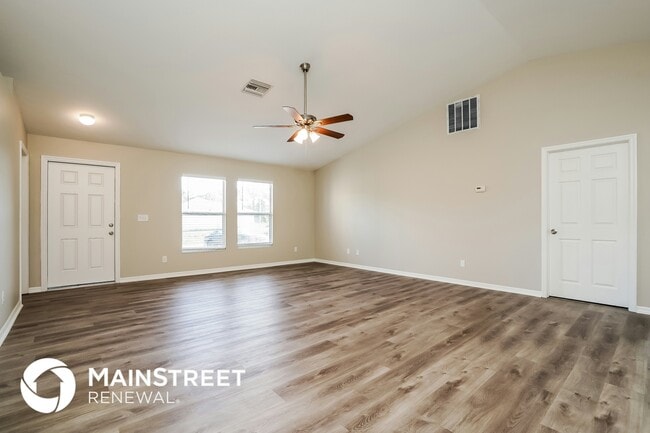 Photo - 3421 32nd St SW