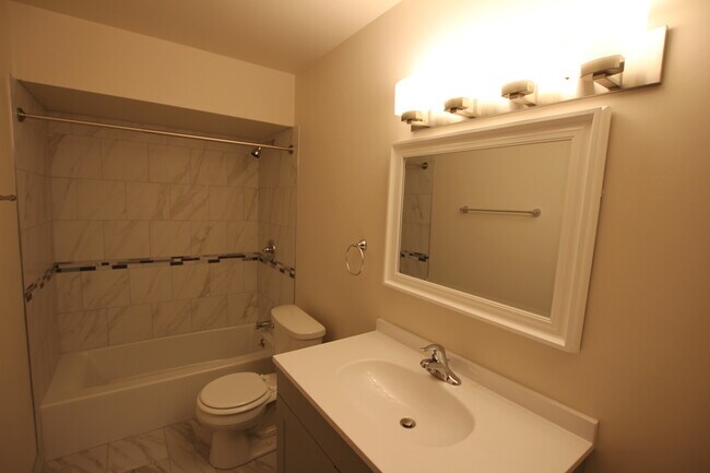 Baño - 1080 N Campbell Rd Unidad #4
