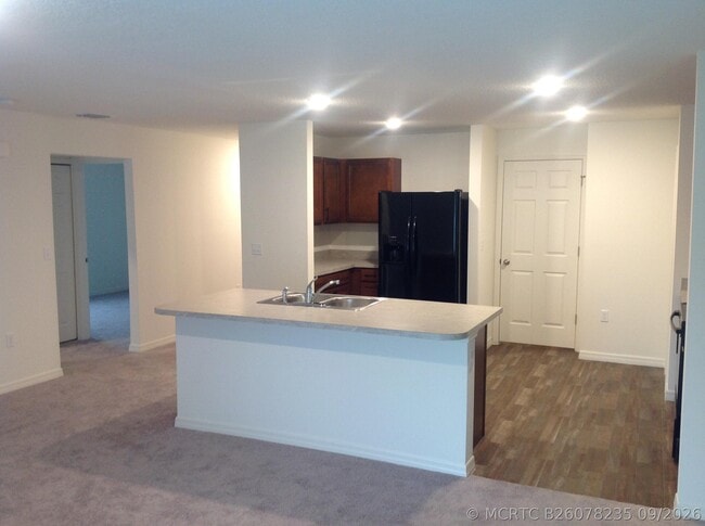 2862 SE Buccaneer Cir