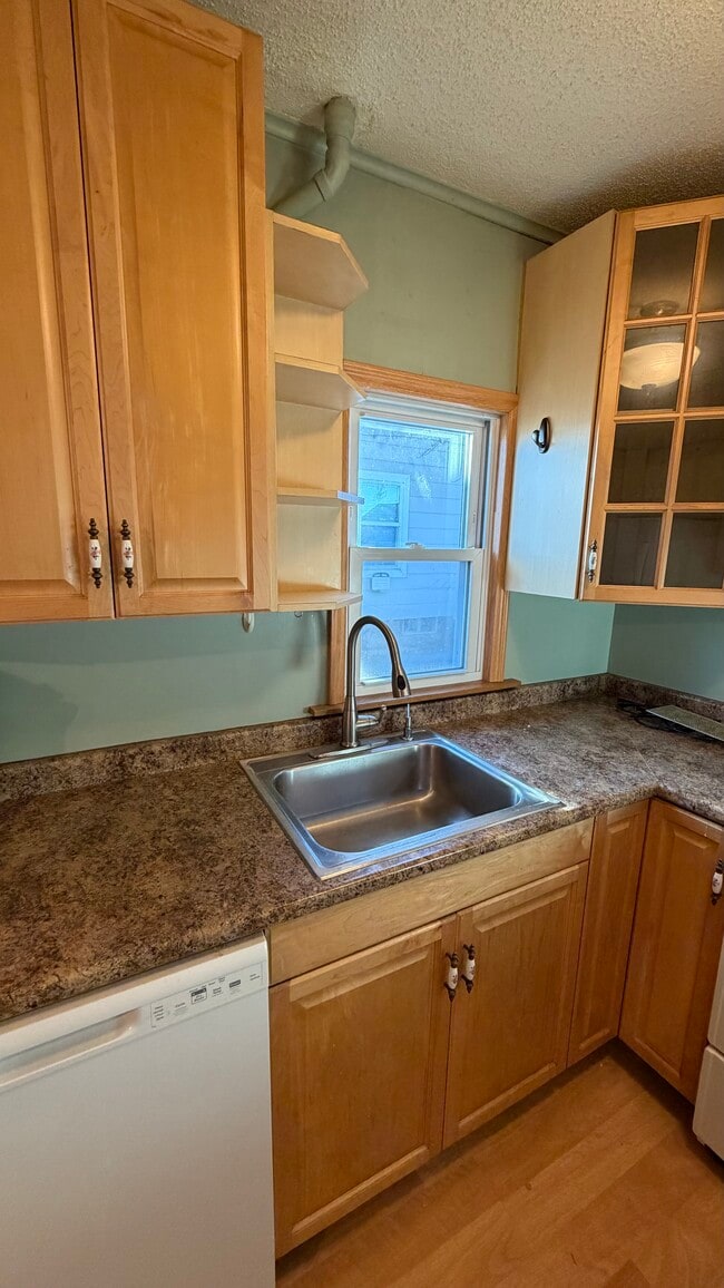 Photo - 119 7th Ave NE