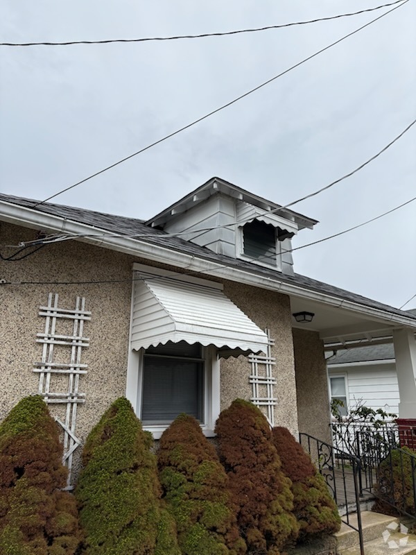 Building Photo - 1346 W North St Rental