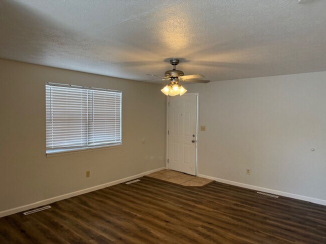 Photo - 2505 S Ingram Mill Rd Unit (NM) 2505 S Ingram Mill,  B