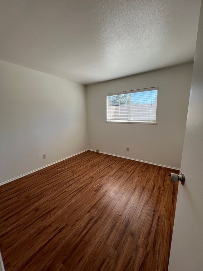 Photo - 963 Talbert Ave