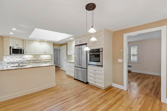 14 Steele St
