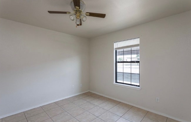 Photo - 120 Ramon Cardenas Dr Unit C