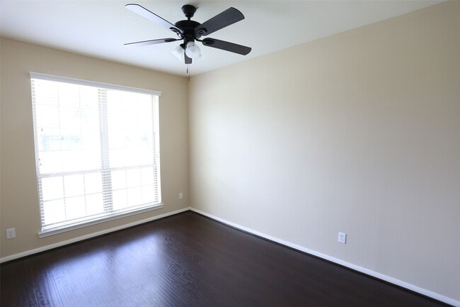 Photo - 3327 Summerwood Ln