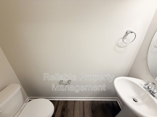 Photo - 140 Willow Green Dr
