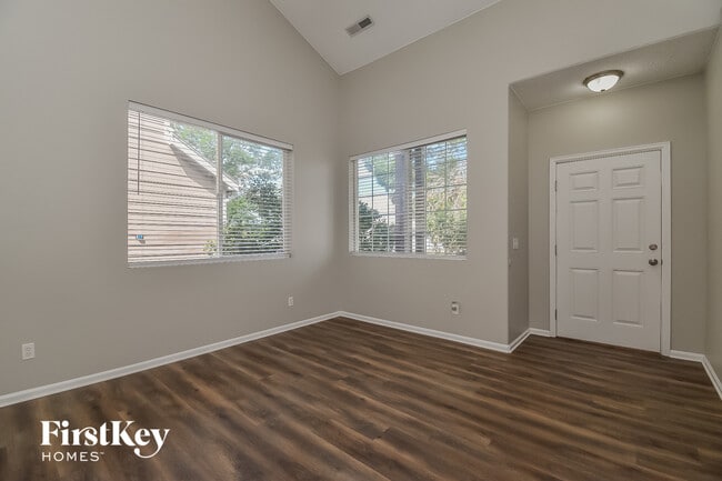 Photo - 4545 Settlement Way