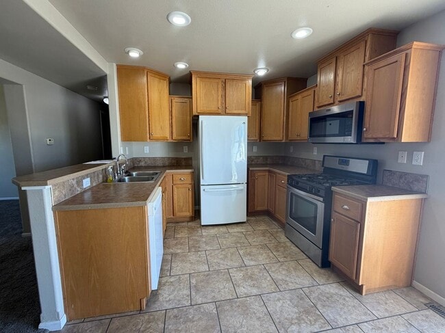 710 Sunrise Ct