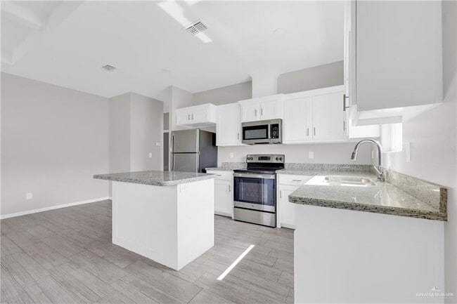 Photo - 16 S Dahlia St Unit 2