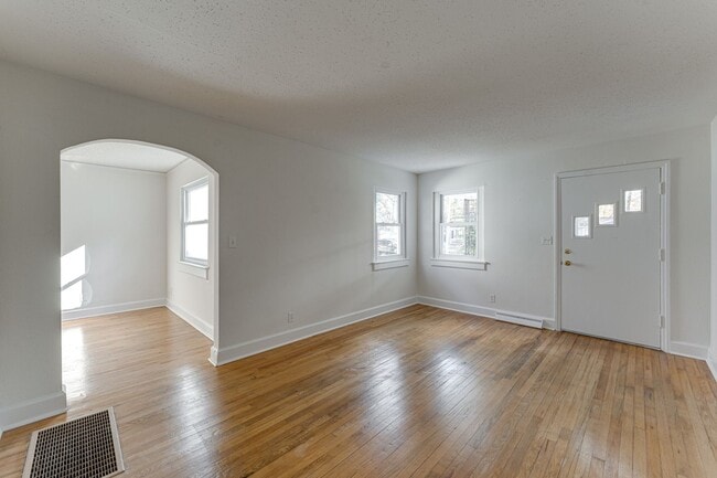 Photo - Beautiful Country Style 2 Bedroom 1.5 Bathroom House