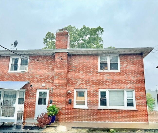 Building Photo - 516 McLean Ave Rental