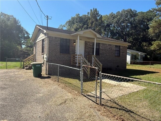 Photo - 303 Ruben Ave