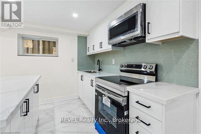 Photo - 462 Carlton St