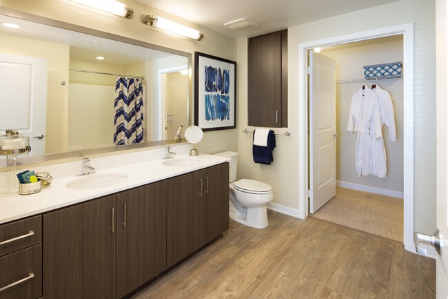 Phase III Modern Master Bathroom - Avalon Irvine