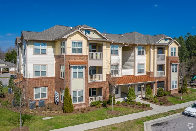Laurel Crossing Apartments