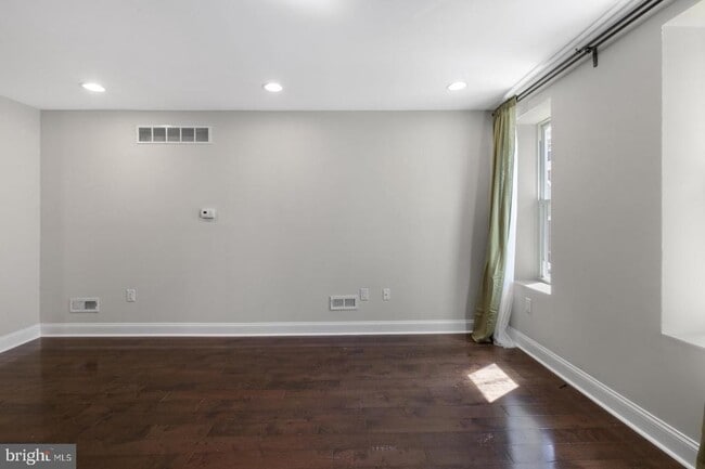 Photo - 2045 Wilder St