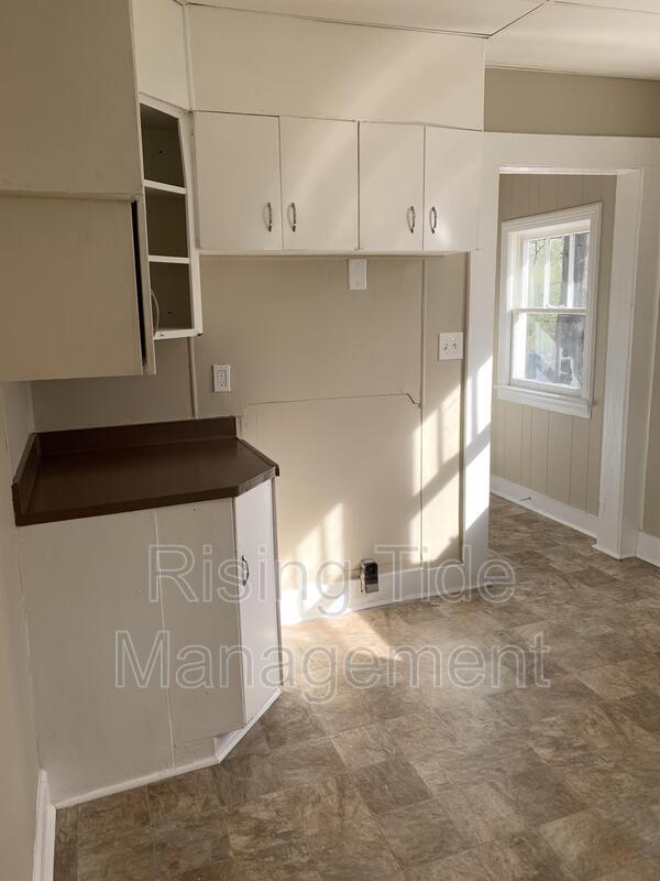 Photo - 225 75th St N