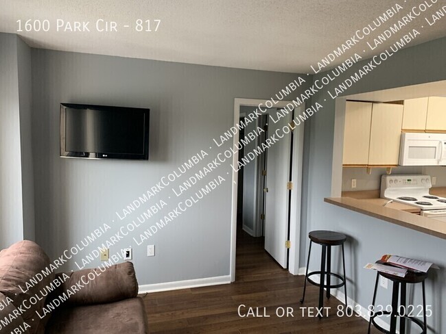 Photo - 1600 Park Cir
