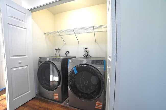 Photo - 1944 Navarone Dr