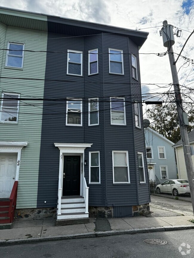Building Photo - Spacious Renovated 4 Bedroom In Lower Allston Rental