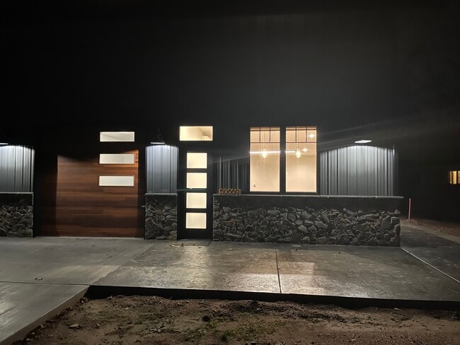 Zero Entry from all doors - 150860 Nightingale Ln