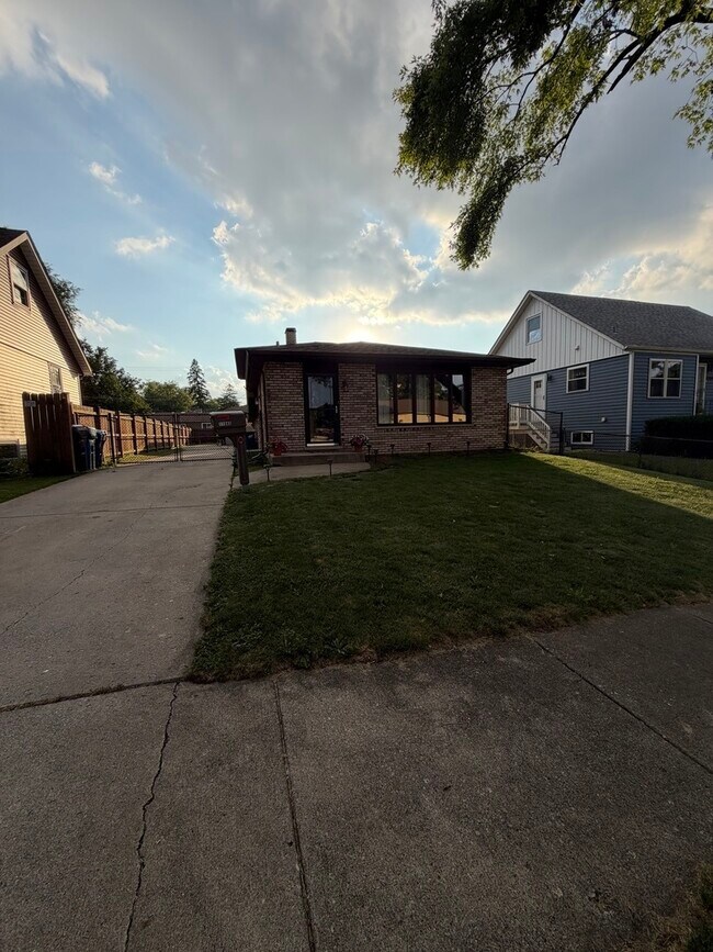 Photo - 11646 S Kedvale Ave