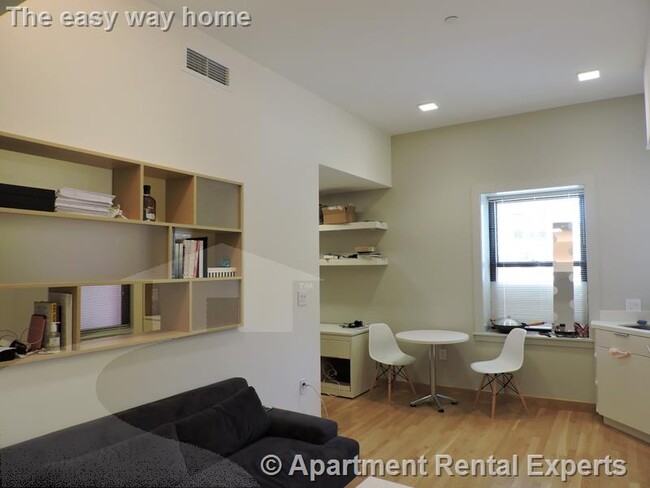 Building Photo - 115 Mt Auburn St Rental