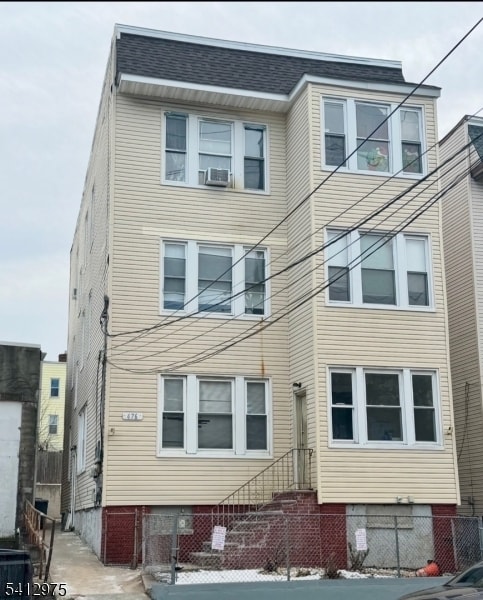 Building Photo - 476 Grove St Unit 2