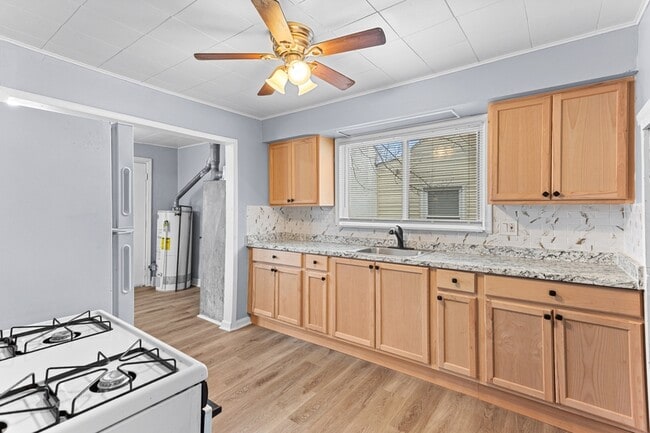 Photo - 23123 Lambrecht Ave