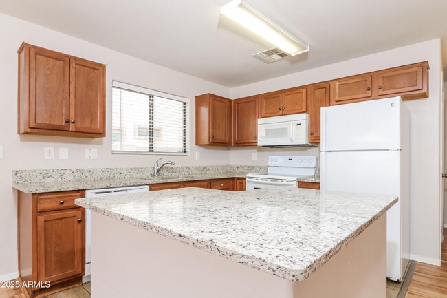 Photo - 2160 E Greenlee Ave