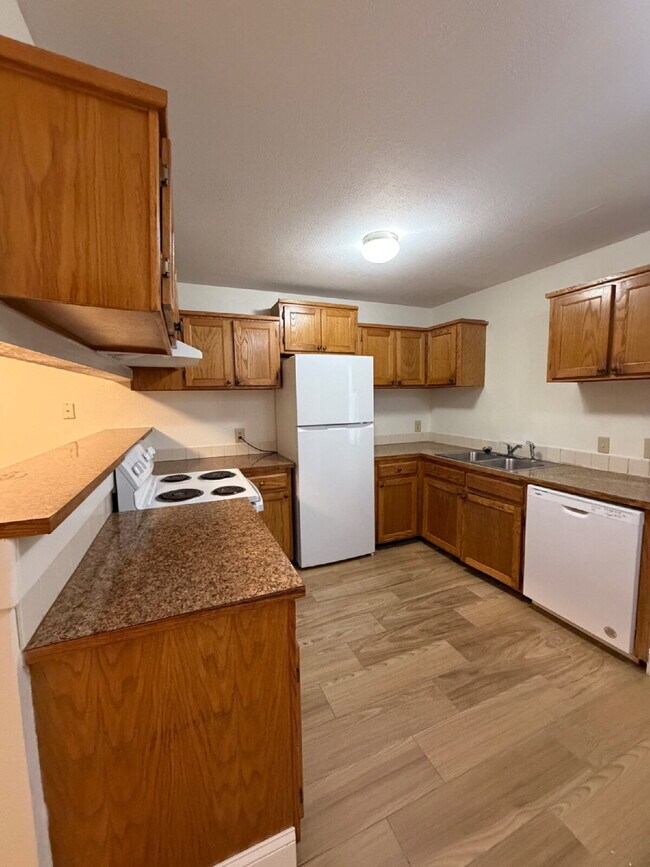 Photo - Last 2BR unit at Green Oaks Unit Bldg 1 1C