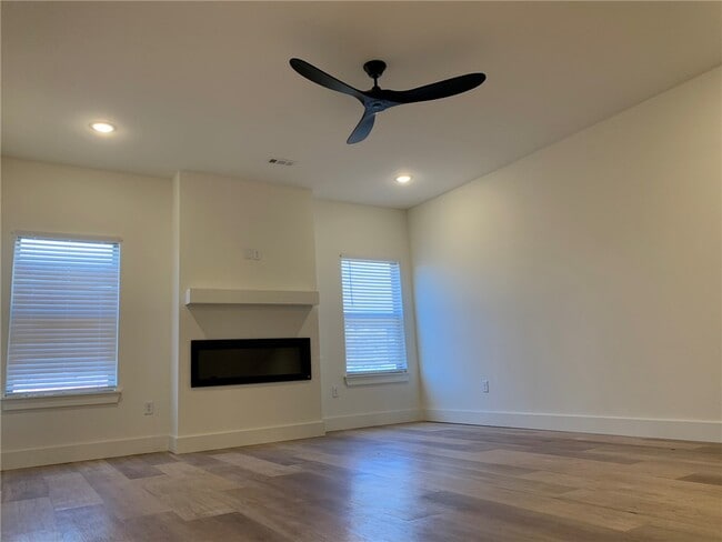 Photo - 2634 SW Livingston Square