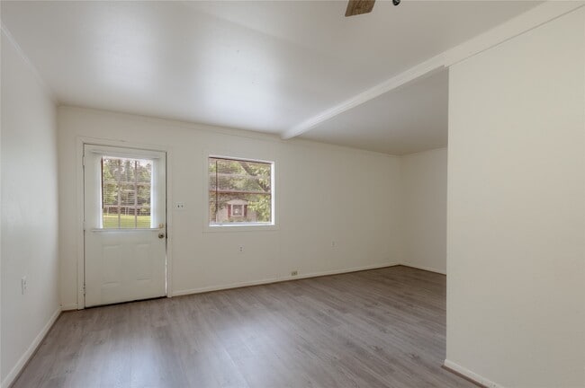 Photo - 712 Cline St