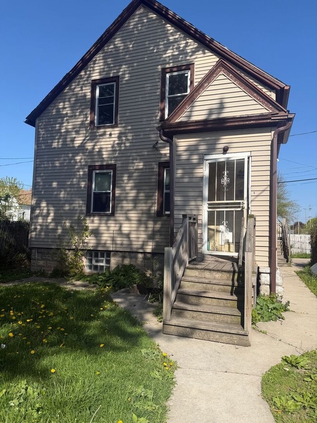 Building Photo - 1724 N 24th St Unit 1724C