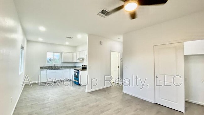 Photo - 1310 S San Jacinto Dr