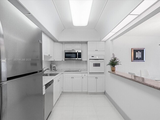 Photo - 19370 Collins Ave Unit 625