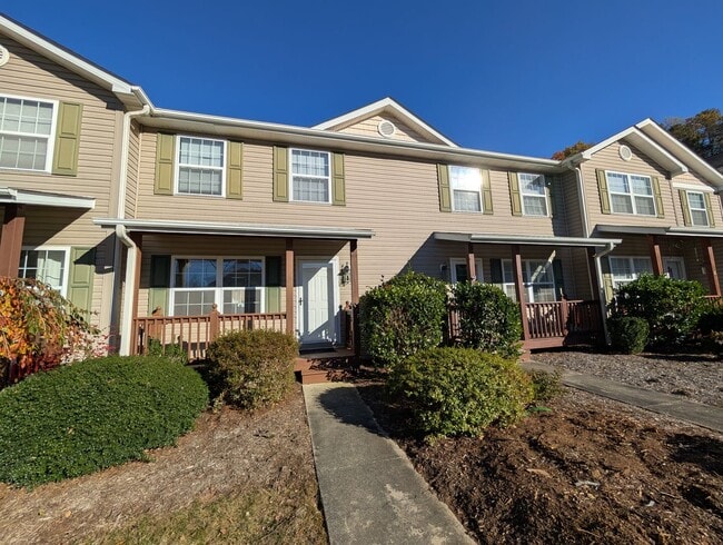 Photo - Great Location Swannanoa Townhome