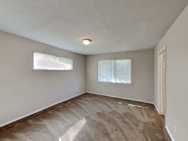 Photo - No Application Fees* $500 off 1st month rent*