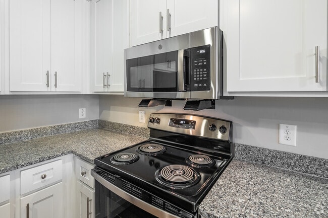 Kitchen Appliances - Crescent Pointe Apartments