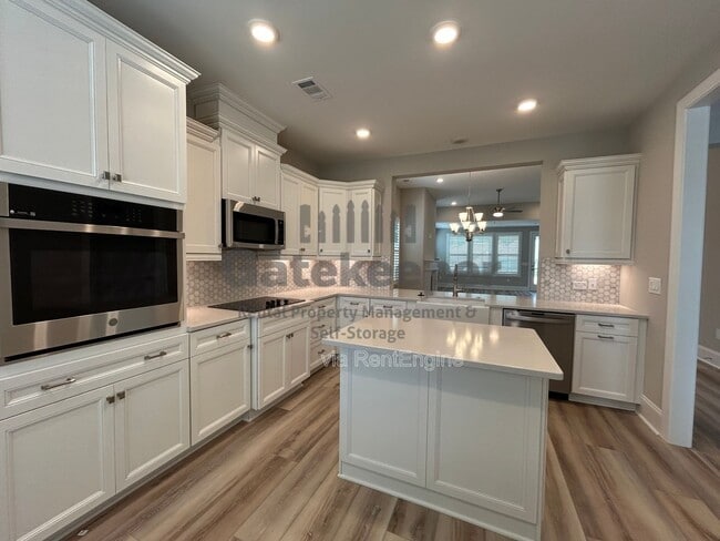 Photo - 411 Silverbell Ct